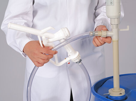 Гибкая сливная трубка 1,2 м, с раздаточным пистолетом