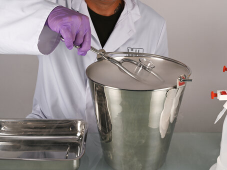 Pince à béchers en acier inoxydable avec revêtement en silicone