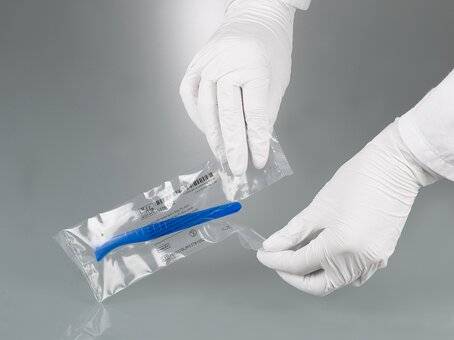Single-use tweezers, blue, broad tip