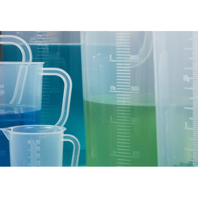 Graduated beakers with handle, transparent graduation