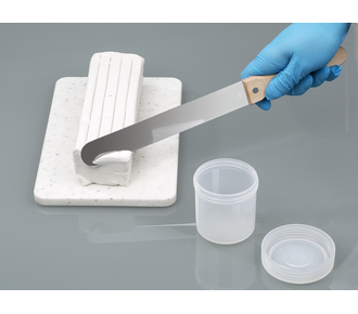 Шпатель с деревянной ручкой