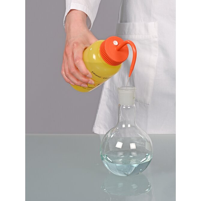 Safety wash bottle with venting valve