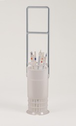 Pipette basket with pipettes