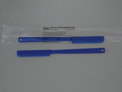 Food palette knife spatula, blue, packaged and unpackaged
